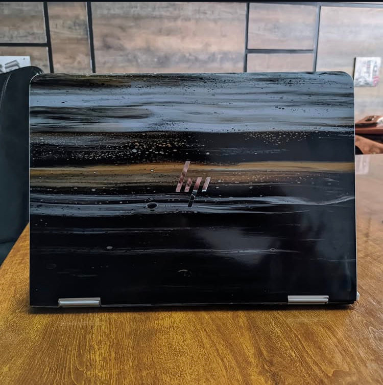 Black Gold Agate laptop skin on an HP lid